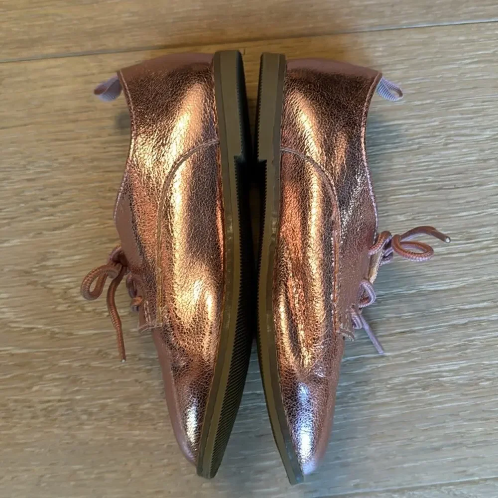 Gap Kids Metallic Lace Up Shoes in Metallic Pink